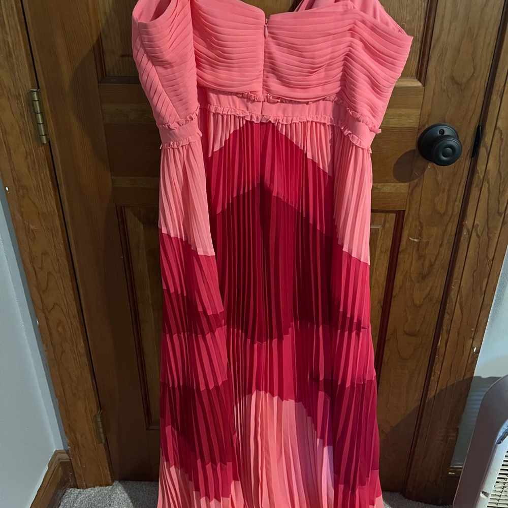 Elegant Pink and Red Women's Dress - Picture 6 of 7